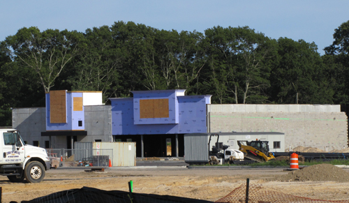 Promised sound wall still not up at Riverhead construction site ...