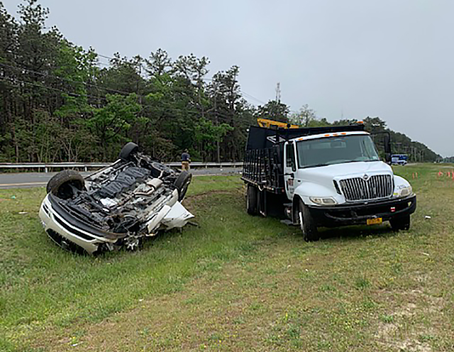 Cops: Driver under influence ejected from vehicle during crash on ...