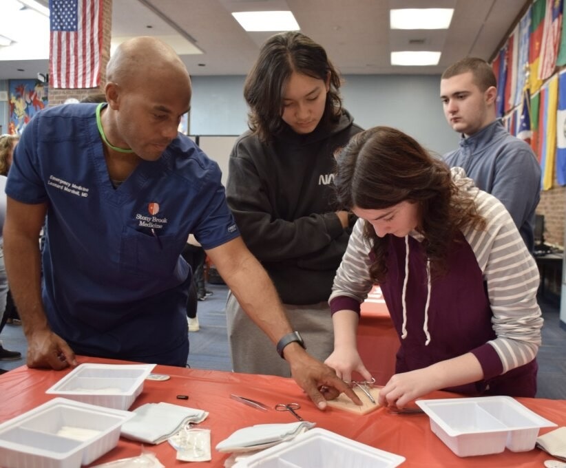 SWR students learn medical skills at SBU clinic