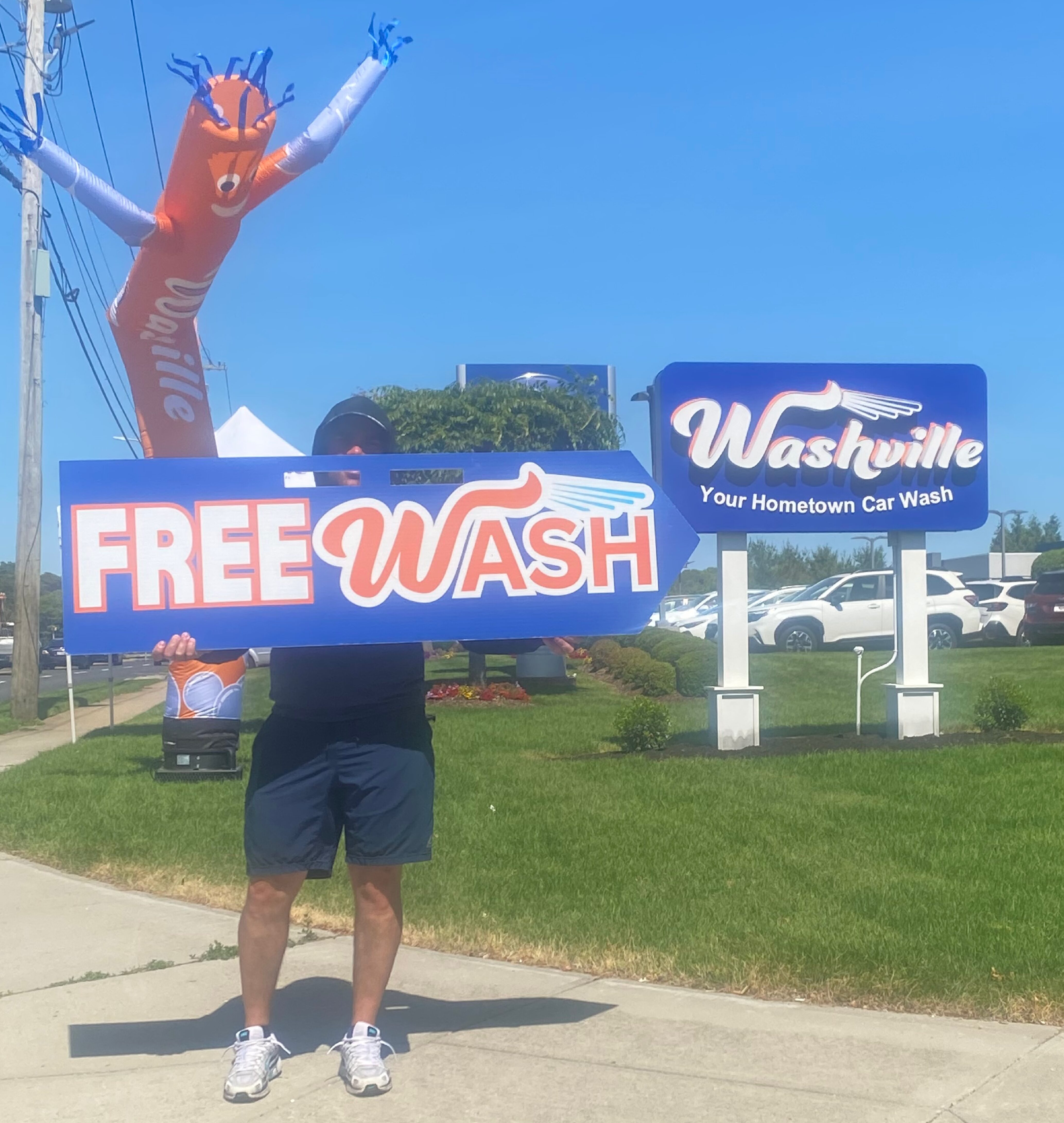 Free car washes draw drivers to new Riverhead Washville location