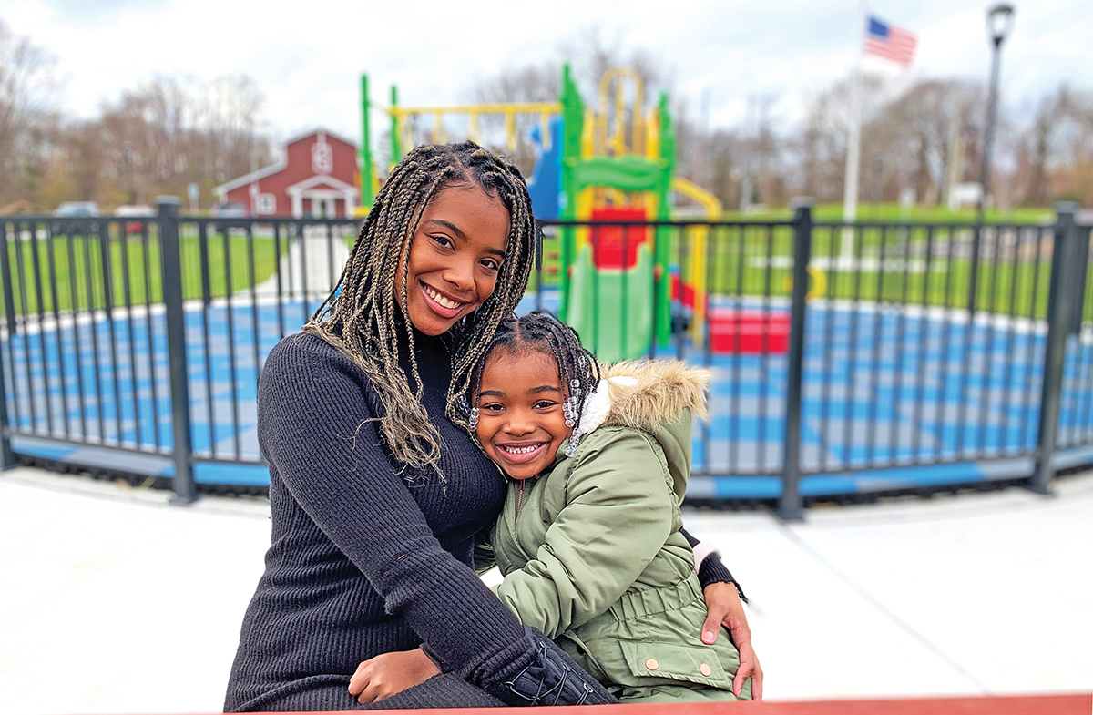 Greenport natives settle in among first residents of Vineyard View
