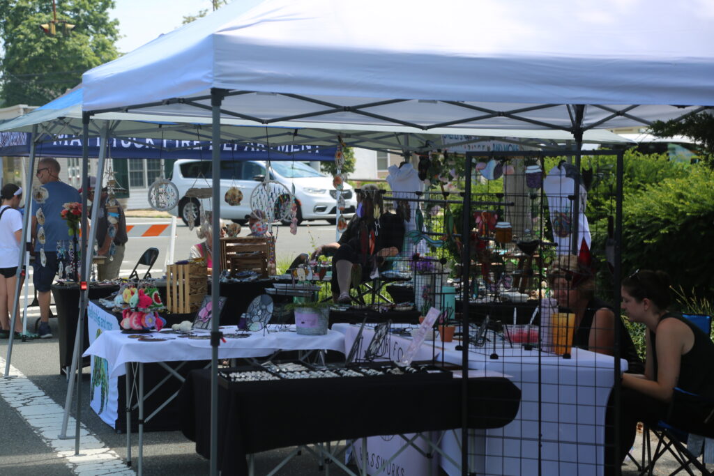 Love Lane draws crowds for Mattituck’s 48th Old Fashioned Street Fair
