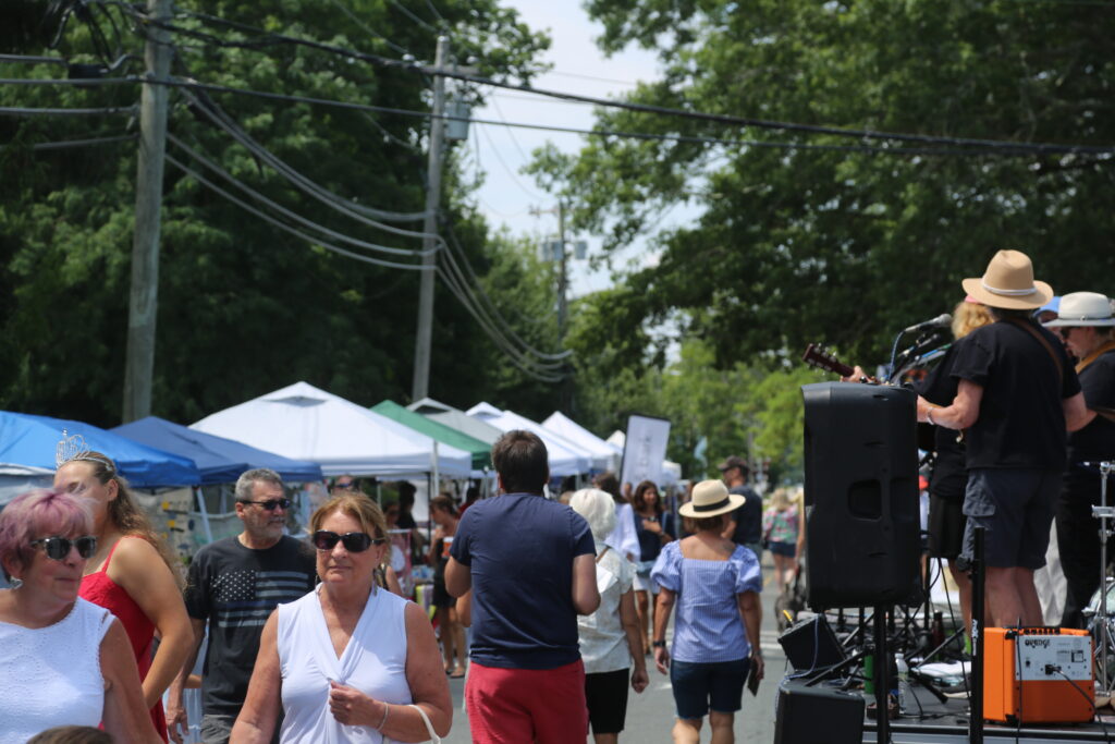 Love Lane draws crowds for Mattituck’s 48th Old Fashioned Street Fair