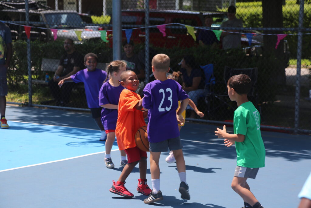 Photo gallery: Lobsterfest, corn, hoops tournament and Paddle Battle