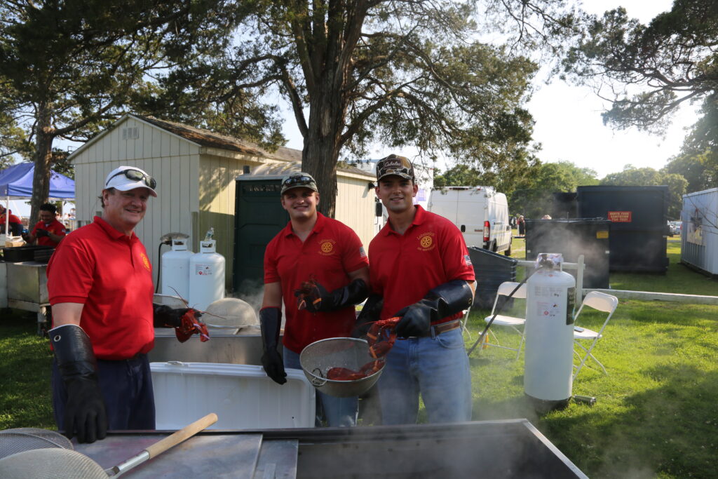 Photo gallery: Lobsterfest, corn, hoops tournament and Paddle Battle