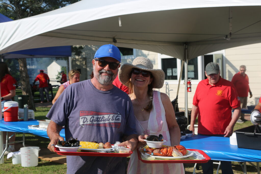 Photo gallery: Lobsterfest, corn, hoops tournament and Paddle Battle
