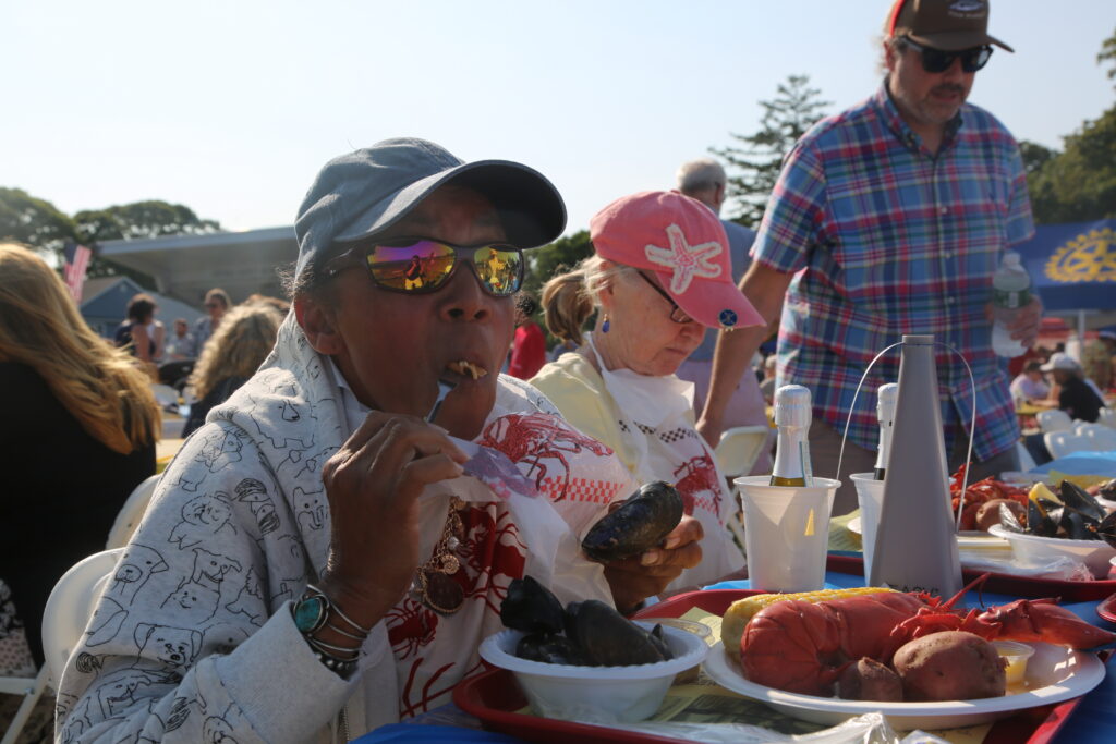 Photo gallery: Lobsterfest, corn, hoops tournament and Paddle Battle