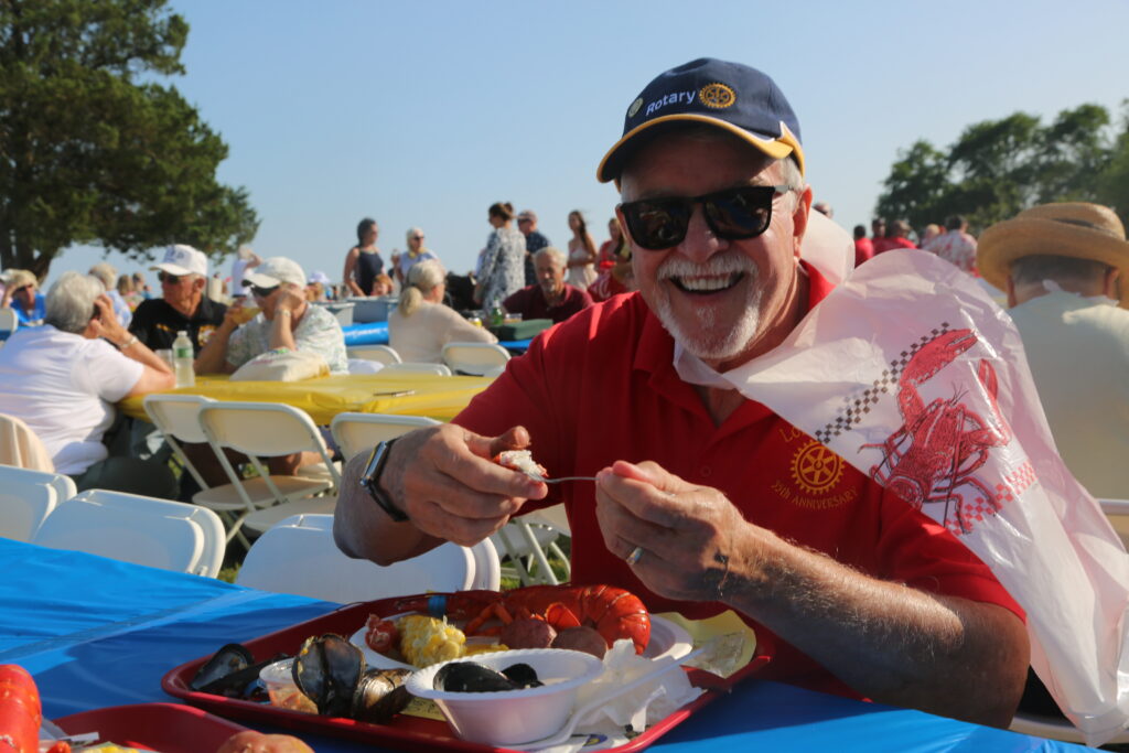 Photo gallery: Lobsterfest, corn, hoops tournament and Paddle Battle