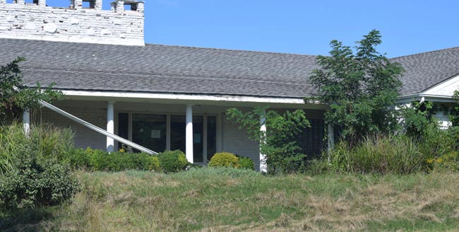 Town will secure abandoned Ram Island residence - Shelter Island ...