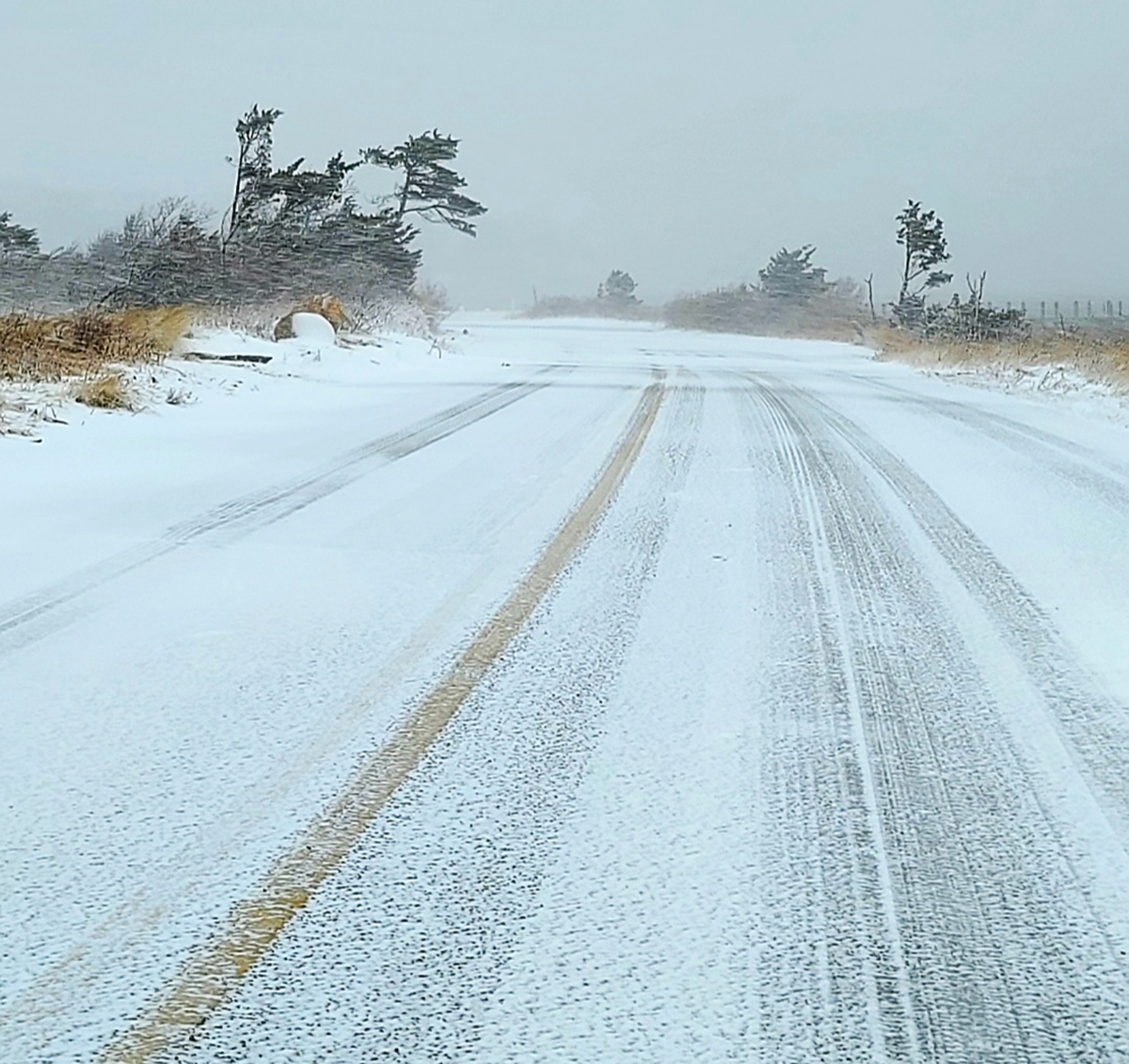 Highway crews fight the nor’easter’s heavy snow and high winds ...